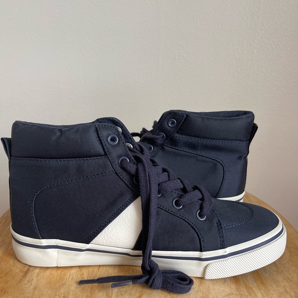 New without Tag boys sneakers size 4 - Picture 5 of 6